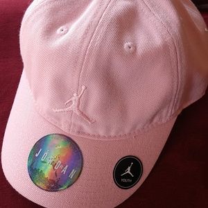 New youth Nike/Jordan cap. Size 8/20